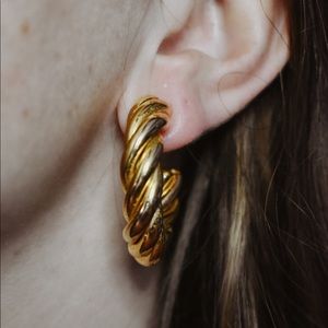 Twisted gold hoop earrings
